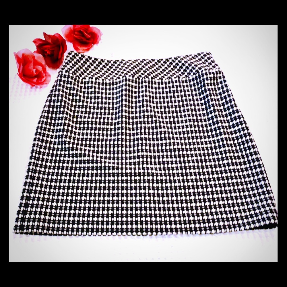 Anne Taylor LOFT Black & White MIDI Skirt. Size 10
